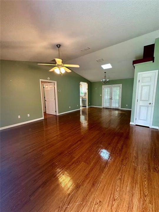 For Sale: $255,000 (3 beds, 2 baths, 1284 Square Feet)