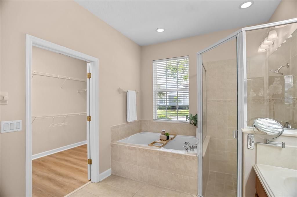 En Venta: $629,000 (4 camas, 3 baños, 3195 Pies cuadrados)