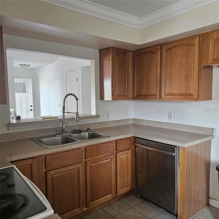 На продажу: $249,000 (3 спален, 2 ванн, 1203 Квадратных фут)