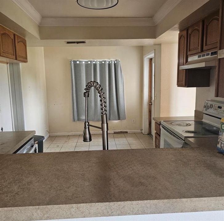 На продажу: $249,000 (3 спален, 2 ванн, 1203 Квадратных фут)