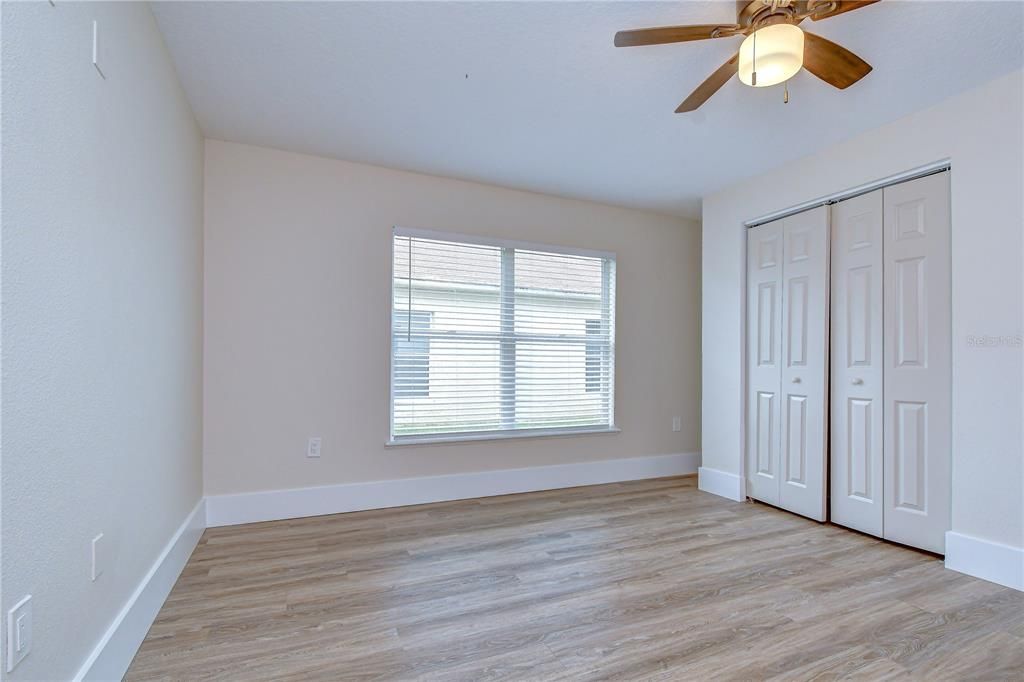For Sale: $399,000 (5 beds, 2 baths, 2222 Square Feet)