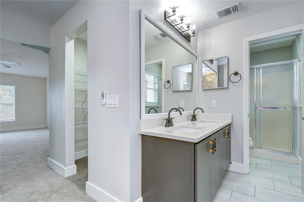 For Sale: $399,000 (5 beds, 2 baths, 2222 Square Feet)