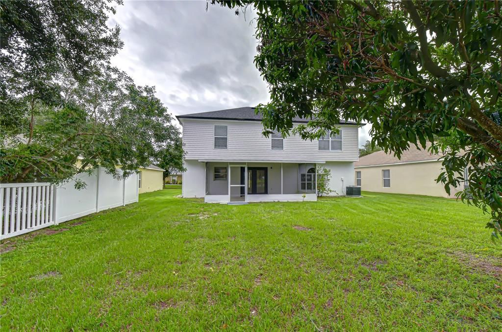 For Sale: $399,000 (5 beds, 2 baths, 2222 Square Feet)