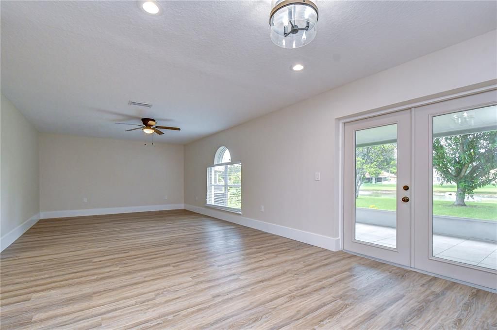 For Sale: $399,000 (5 beds, 2 baths, 2222 Square Feet)