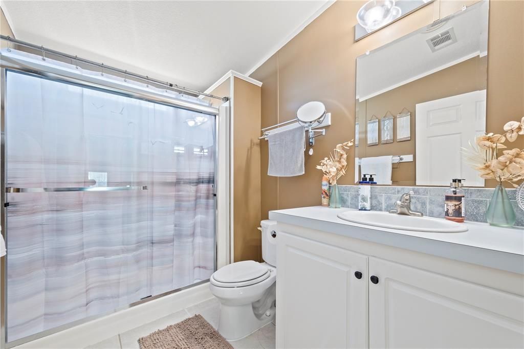 For Sale: $299,900 (4 beds, 2 baths, 1920 Square Feet)