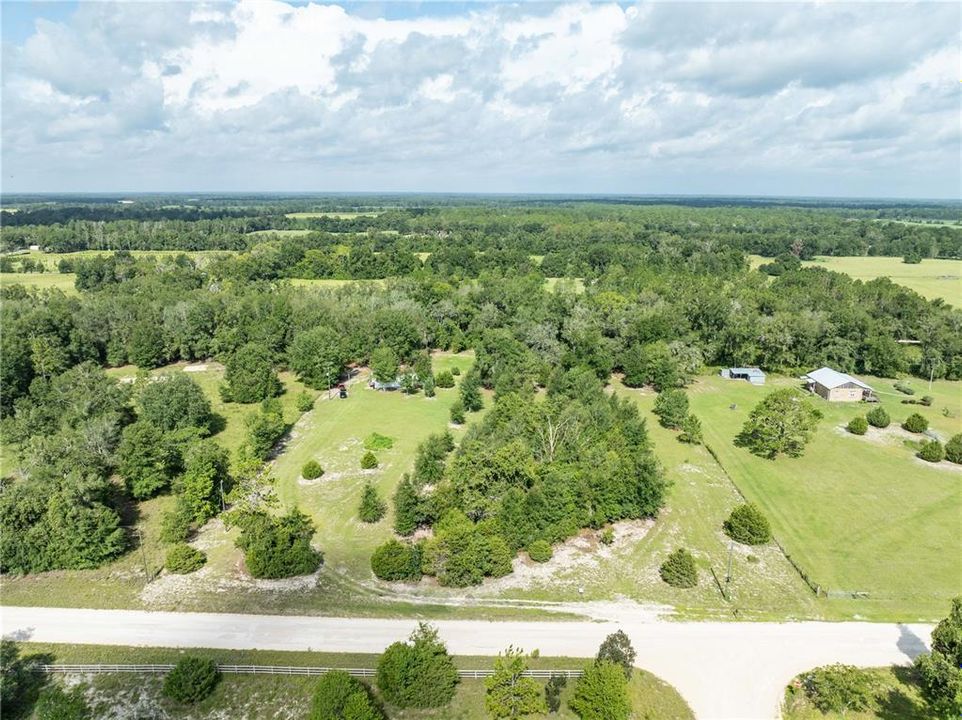 For Sale: $299,900 (4 beds, 2 baths, 1920 Square Feet)