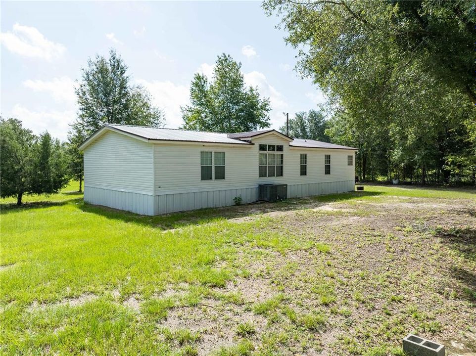 For Sale: $299,900 (4 beds, 2 baths, 1920 Square Feet)