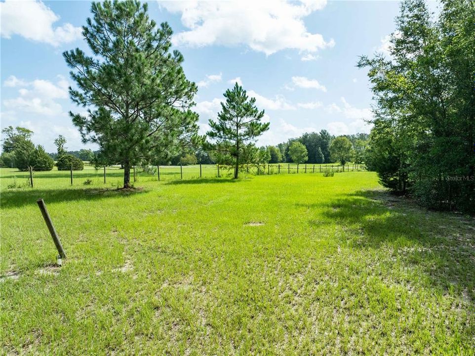 For Sale: $299,900 (4 beds, 2 baths, 1920 Square Feet)