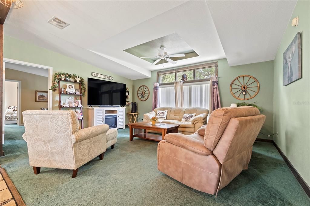 For Sale: $299,900 (4 beds, 2 baths, 1920 Square Feet)