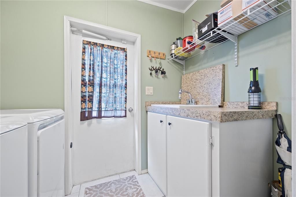 For Sale: $299,900 (4 beds, 2 baths, 1920 Square Feet)