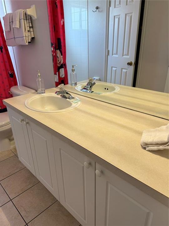 For Sale: $595,000 (6 beds, 3 baths, 2368 Square Feet)