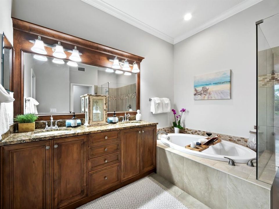 En Venta: $579,000 (3 camas, 2 baños, 2265 Pies cuadrados)