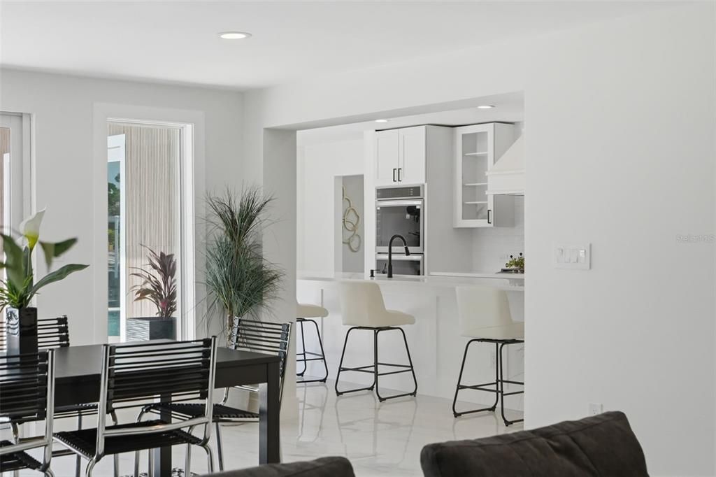En Venta: $1,525,000 (5 camas, 3 baños, 2888 Pies cuadrados)