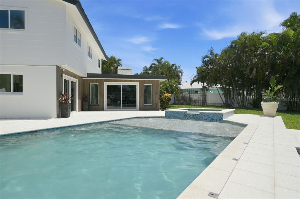 En Venta: $1,525,000 (5 camas, 3 baños, 2888 Pies cuadrados)