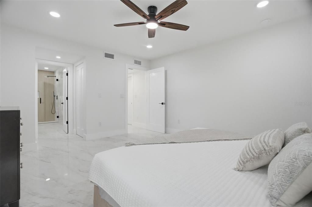En Venta: $1,525,000 (5 camas, 3 baños, 2888 Pies cuadrados)