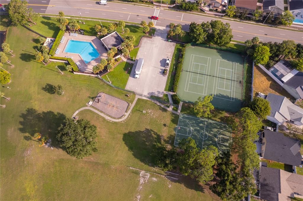 На продажу: $309,999 (2 спален, 2 ванн, 1330 Квадратных фут)