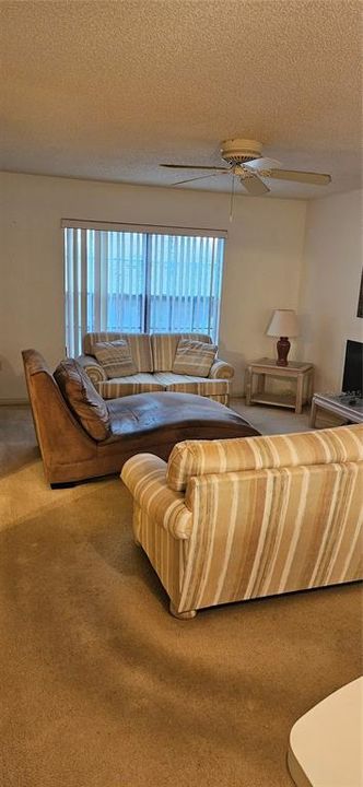 На продажу: $99,900 (2 спален, 2 ванн, 1103 Квадратных фут)