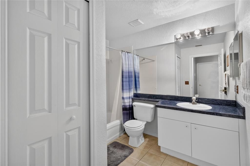 На продажу: $279,900 (3 спален, 2 ванн, 1474 Квадратных фут)