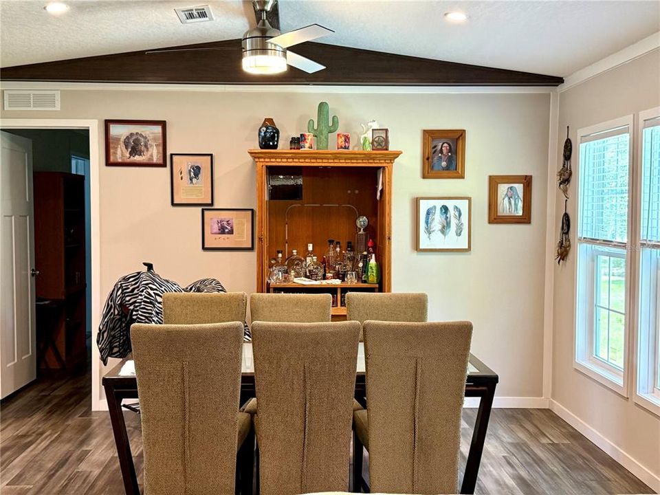 En Venta: $549,000 (3 camas, 2 baños, 1780 Pies cuadrados)