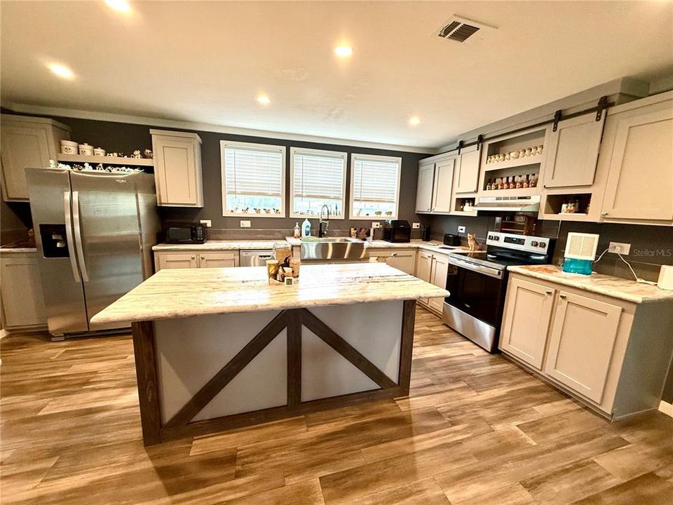 En Venta: $549,000 (3 camas, 2 baños, 1780 Pies cuadrados)