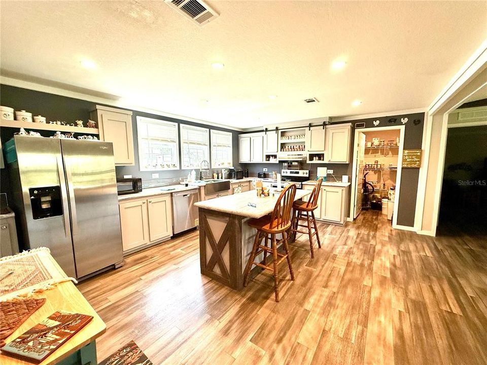 En Venta: $549,000 (3 camas, 2 baños, 1780 Pies cuadrados)