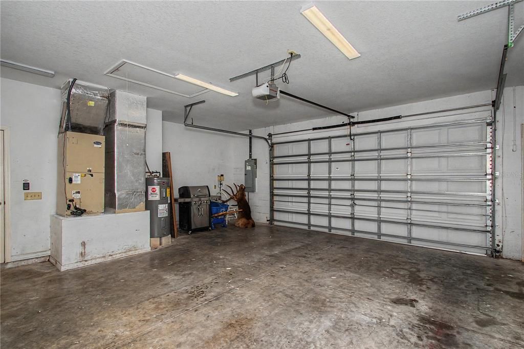 En Venta: $499,900 (3 camas, 2 baños, 2323 Pies cuadrados)