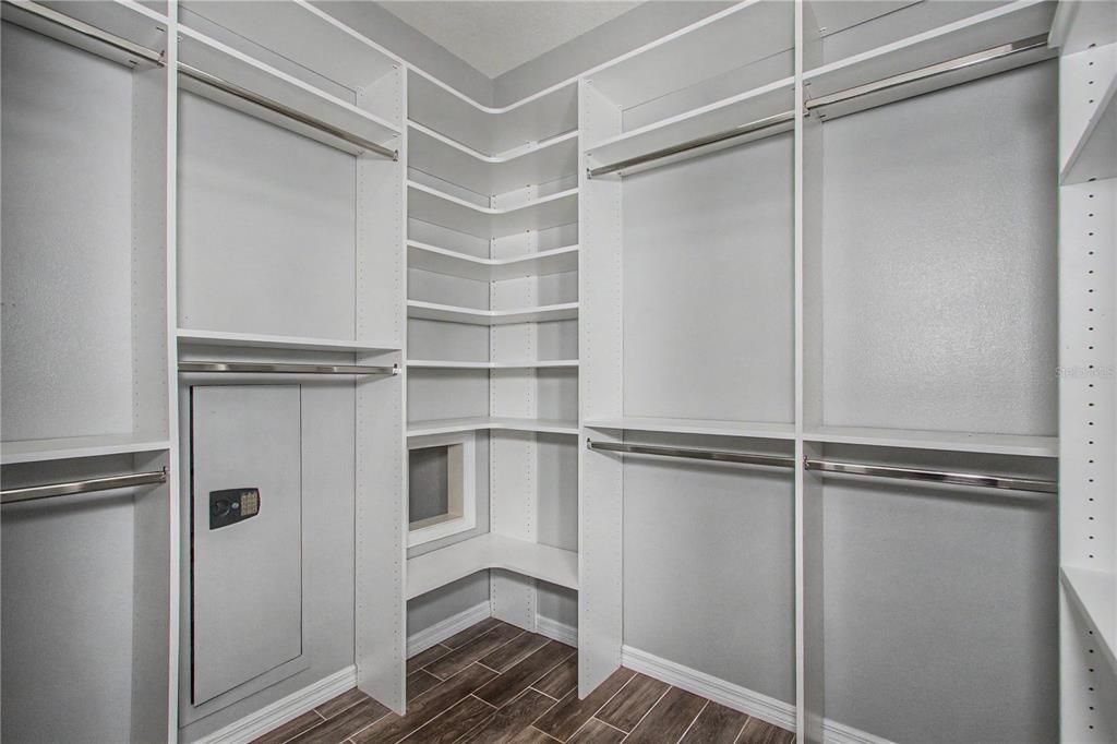 En Venta: $499,900 (3 camas, 2 baños, 2323 Pies cuadrados)