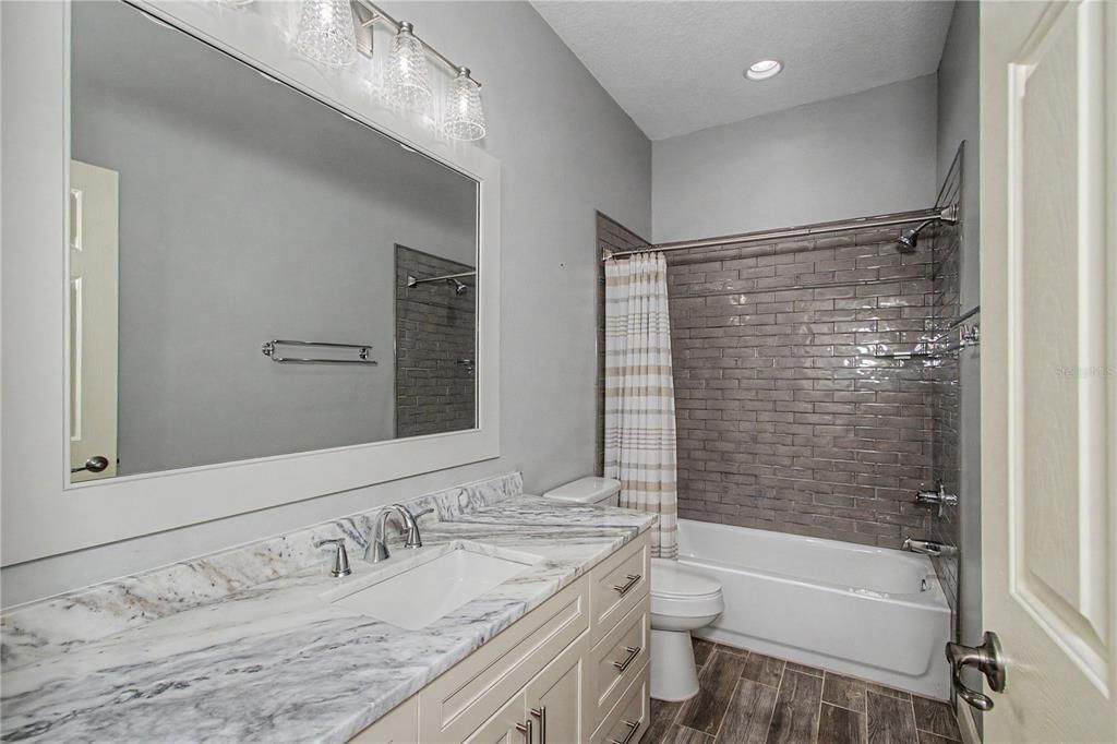En Venta: $499,900 (3 camas, 2 baños, 2323 Pies cuadrados)