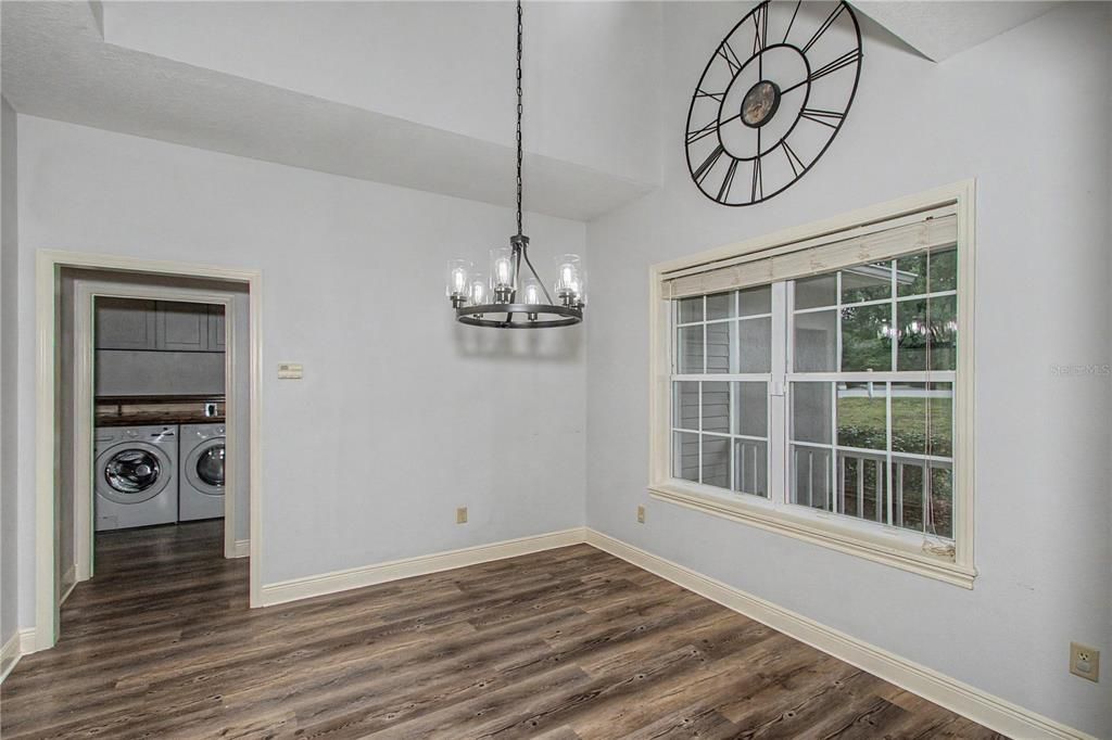 En Venta: $499,900 (3 camas, 2 baños, 2323 Pies cuadrados)