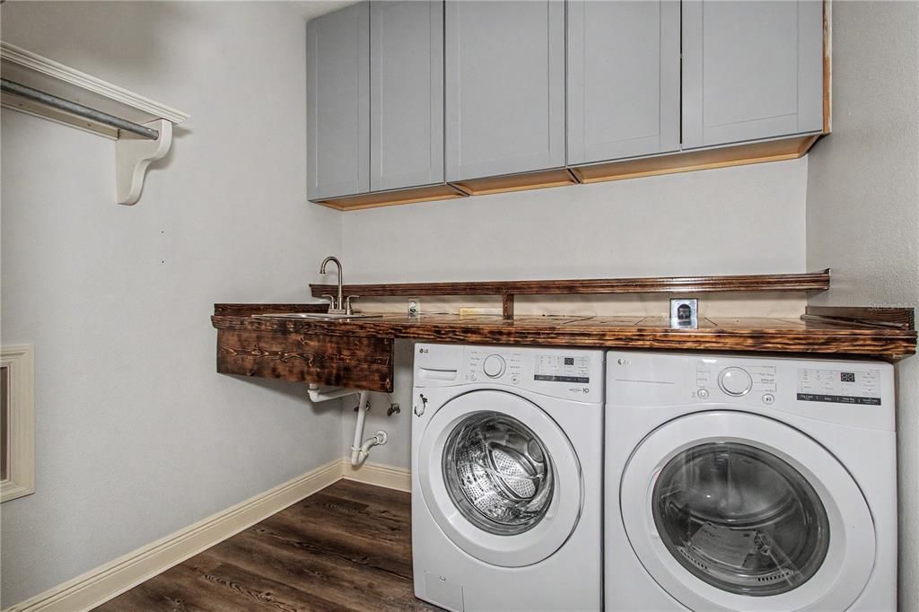 En Venta: $499,900 (3 camas, 2 baños, 2323 Pies cuadrados)