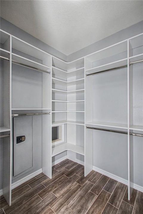 En Venta: $499,900 (3 camas, 2 baños, 2323 Pies cuadrados)