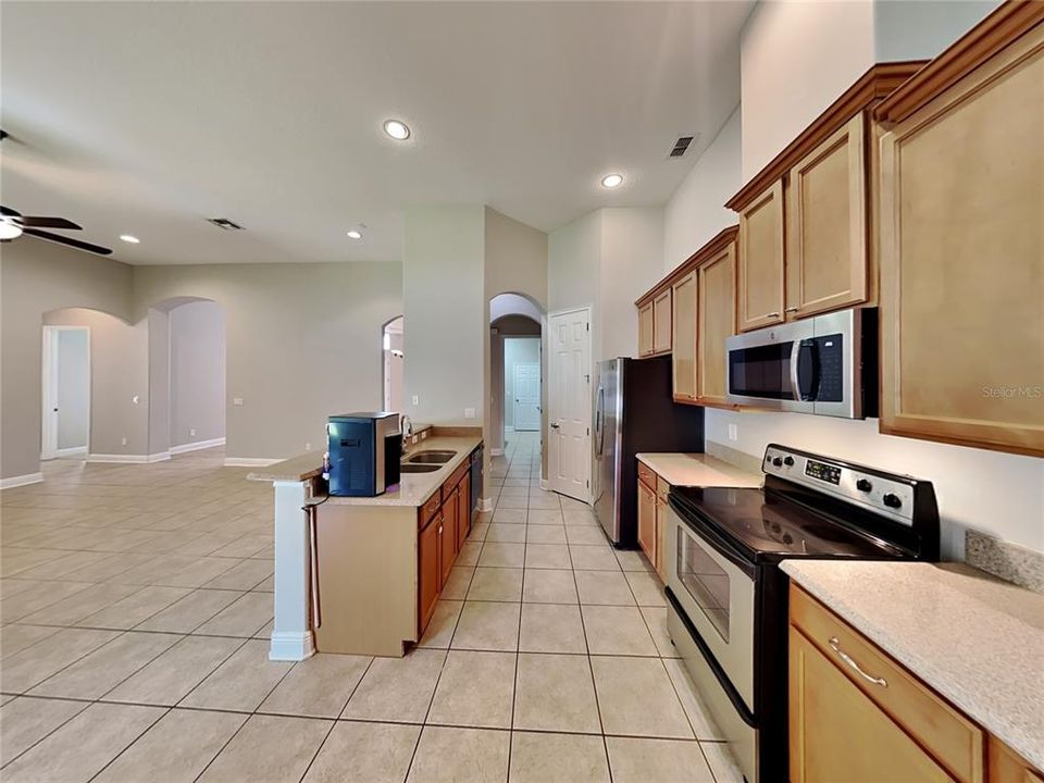 For Sale: $700,000 (4 beds, 3 baths, 3028 Square Feet)