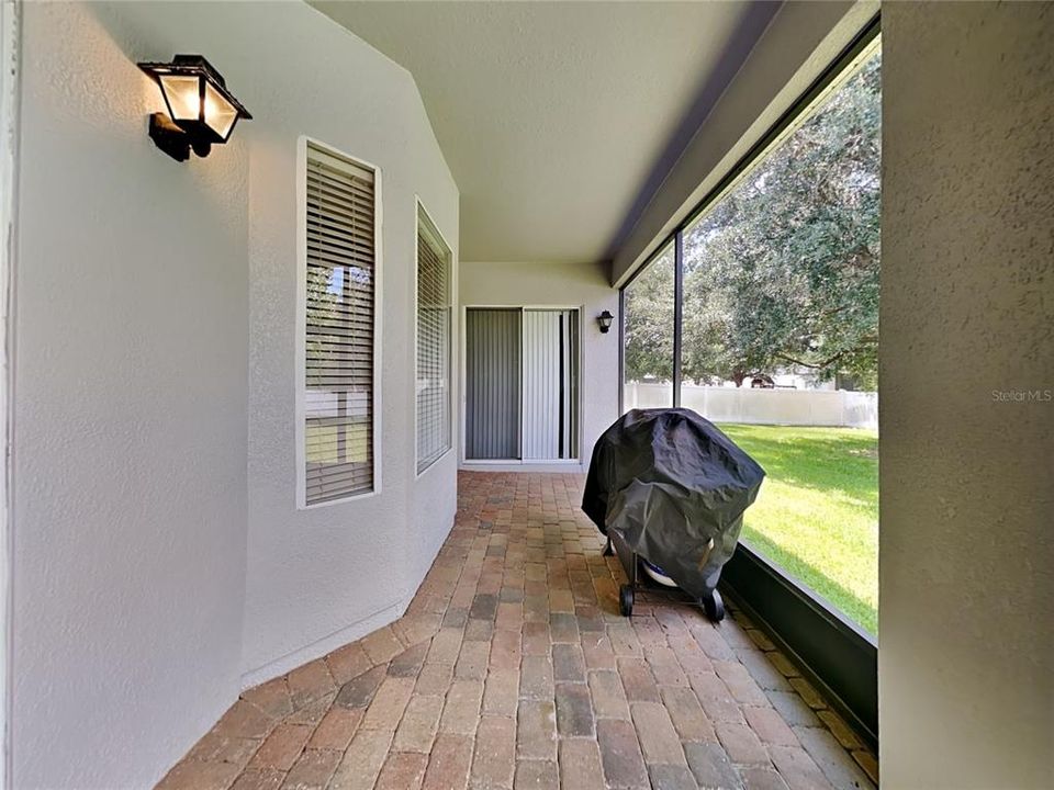For Sale: $700,000 (4 beds, 3 baths, 3028 Square Feet)