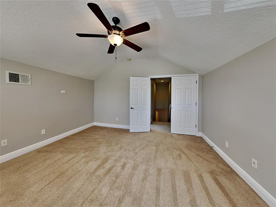For Sale: $700,000 (4 beds, 3 baths, 3028 Square Feet)