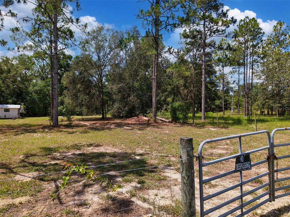 На продажу: $59,900 (1.50 acres)