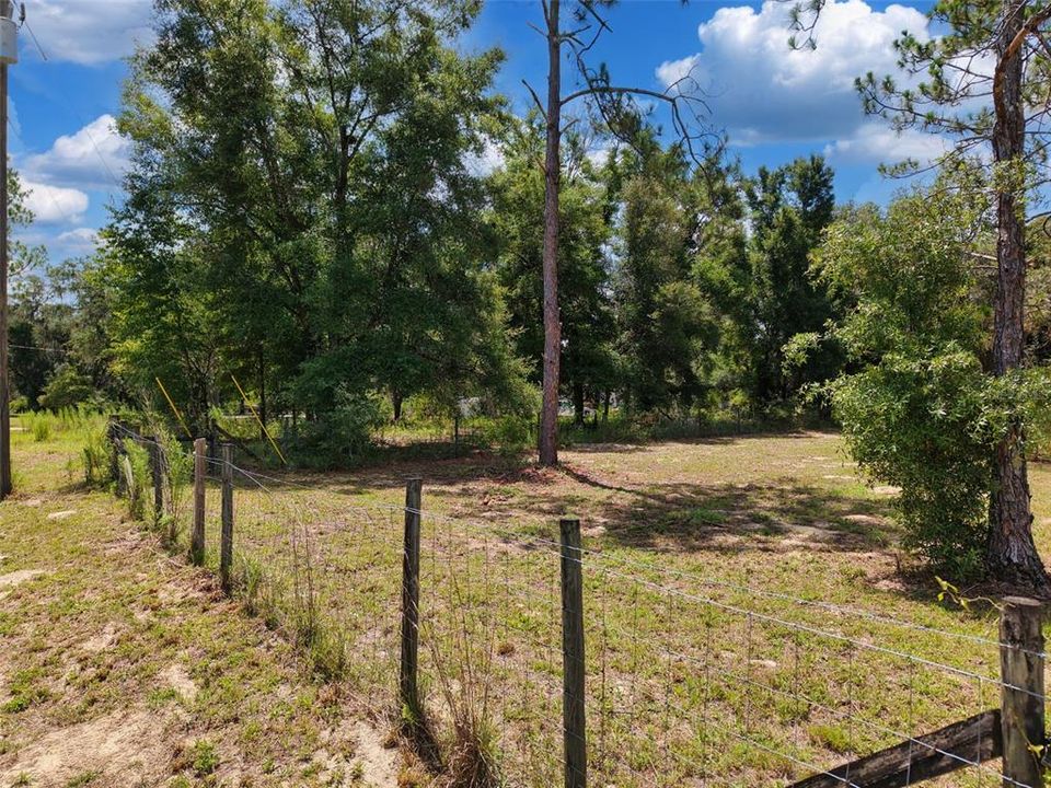 На продажу: $59,900 (1.50 acres)
