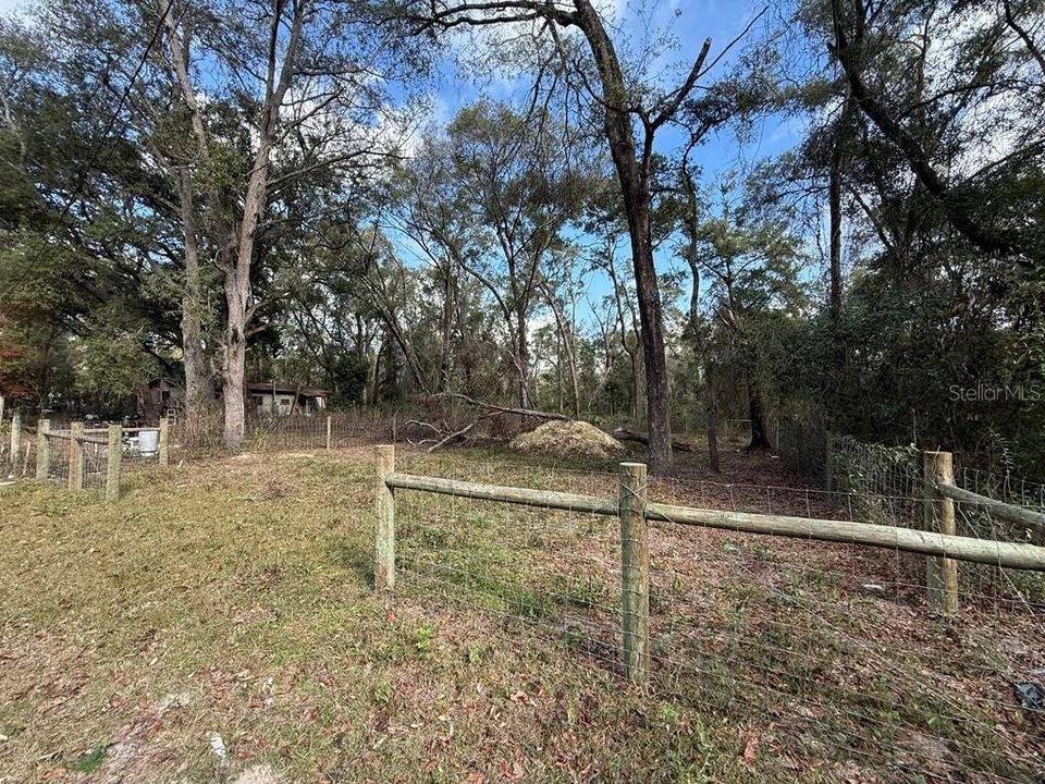 На продажу: $7,500 (0.12 acres)