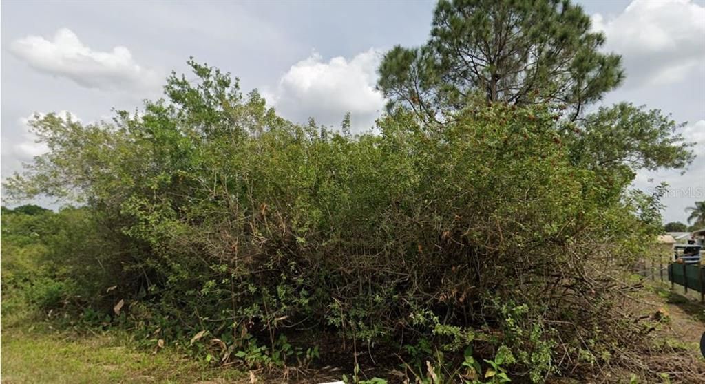 На продажу: $24,490 (0.22 acres)