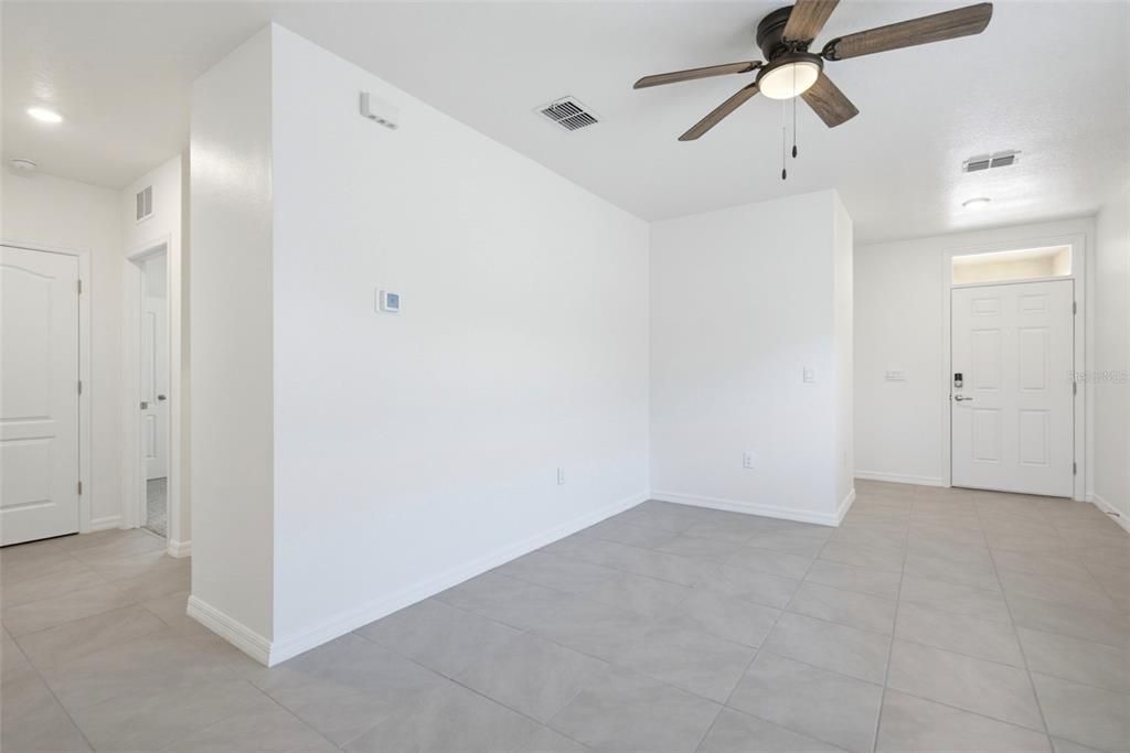 En Venta: $354,000 (3 camas, 2 baños, 1520 Pies cuadrados)