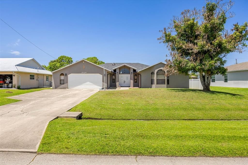 Active With Contract: $390,000 (3 beds, 2 baths, 1965 Square Feet)