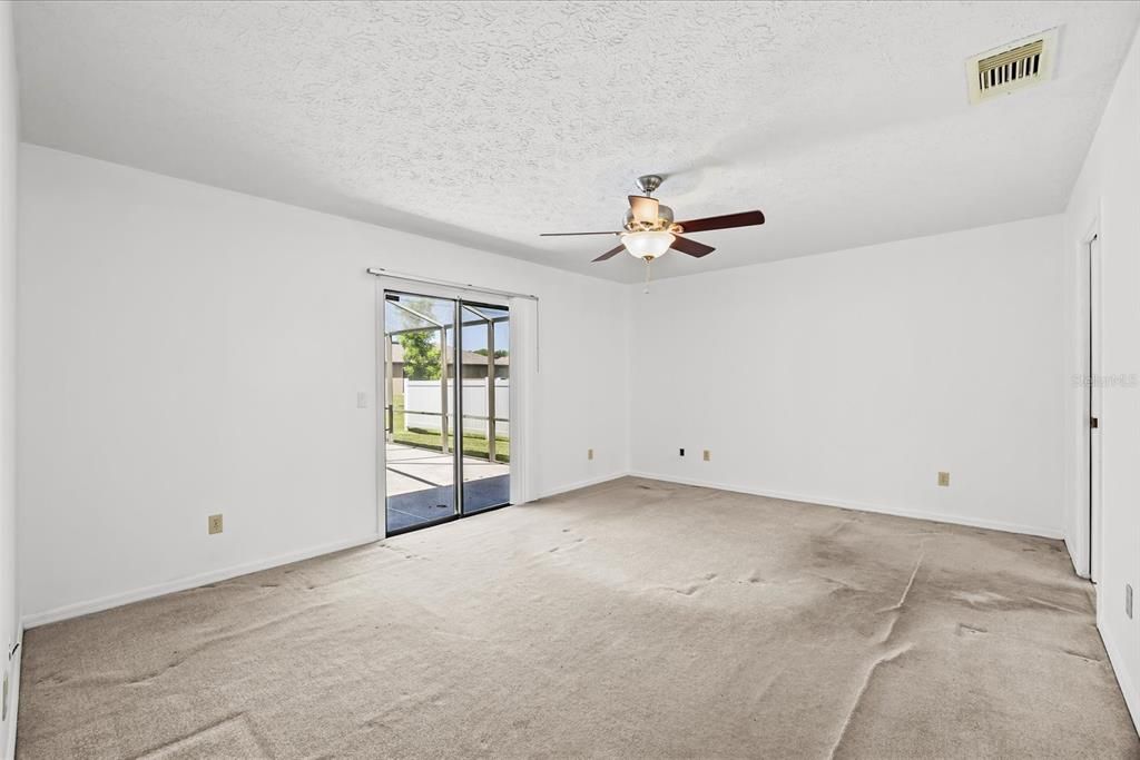 Active With Contract: $390,000 (3 beds, 2 baths, 1965 Square Feet)