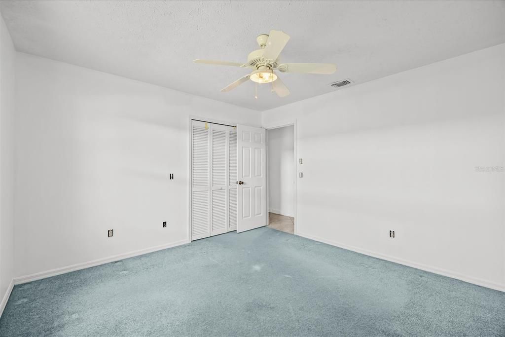 Active With Contract: $390,000 (3 beds, 2 baths, 1965 Square Feet)