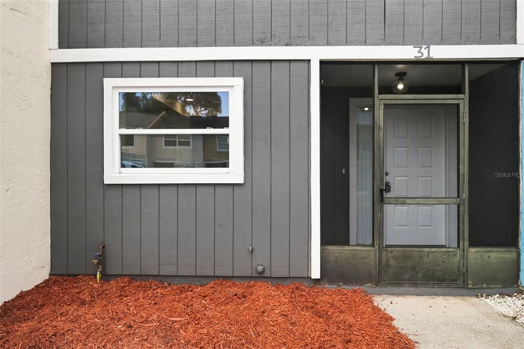 For Rent: $1,850 (2 beds, 1 baths, 1048 Square Feet)