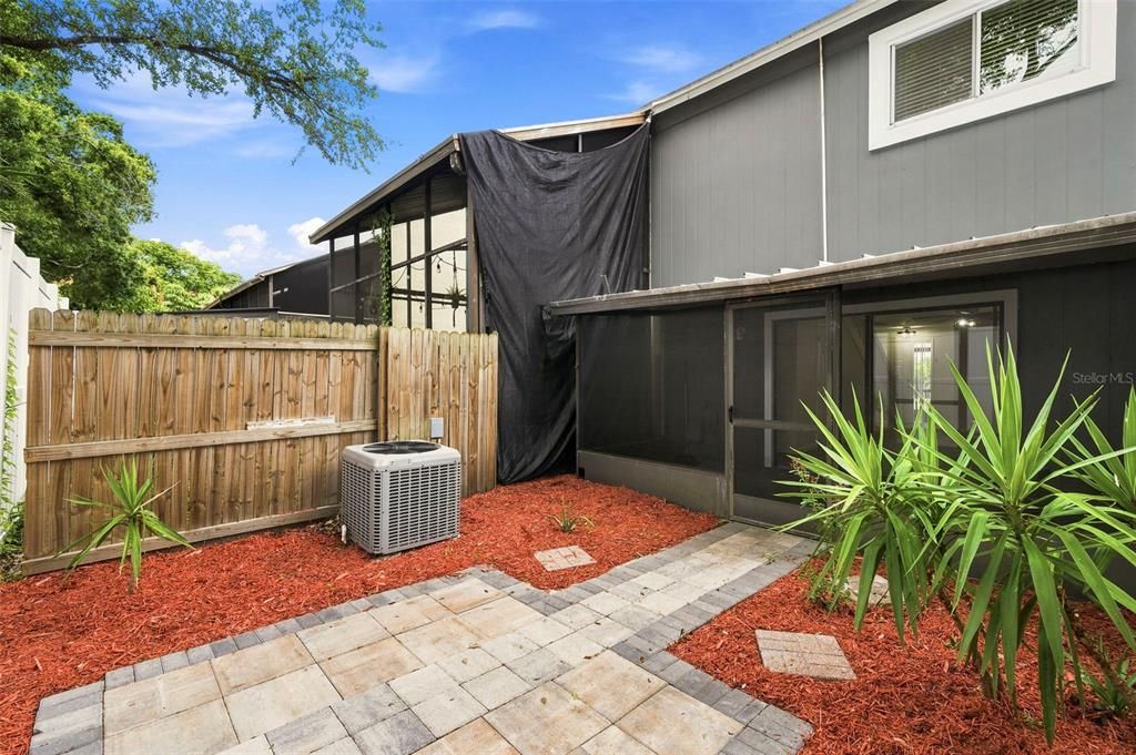 For Rent: $1,850 (2 beds, 1 baths, 1048 Square Feet)