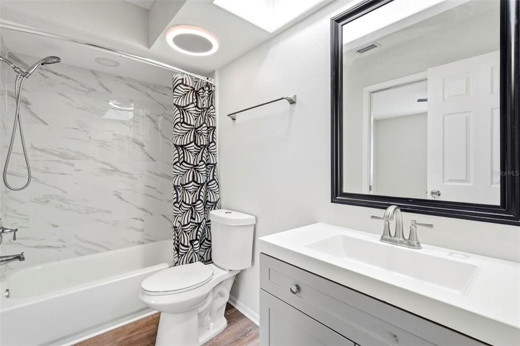 For Rent: $1,850 (2 beds, 1 baths, 1048 Square Feet)
