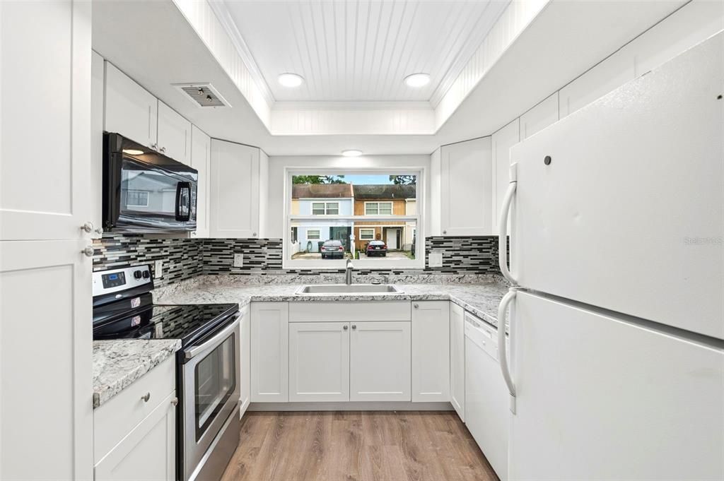 For Rent: $1,850 (2 beds, 1 baths, 1048 Square Feet)