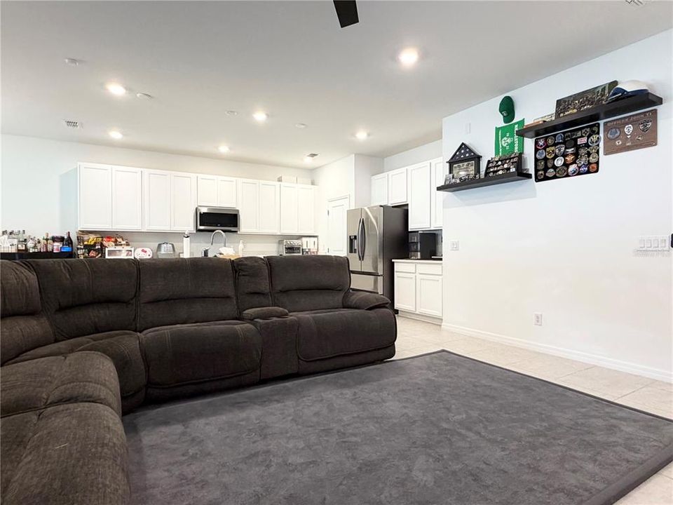 For Sale: $479,000 (4 beds, 3 baths, 2213 Square Feet)