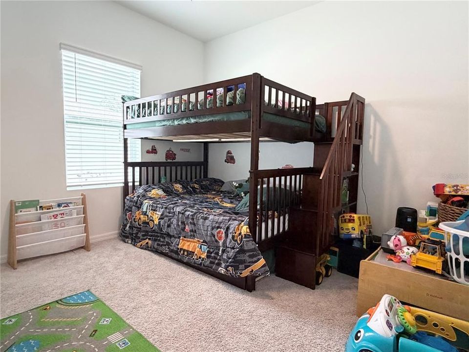 For Sale: $479,000 (4 beds, 3 baths, 2213 Square Feet)
