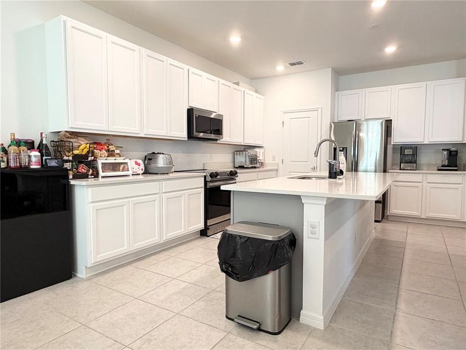 For Sale: $479,000 (4 beds, 3 baths, 2213 Square Feet)