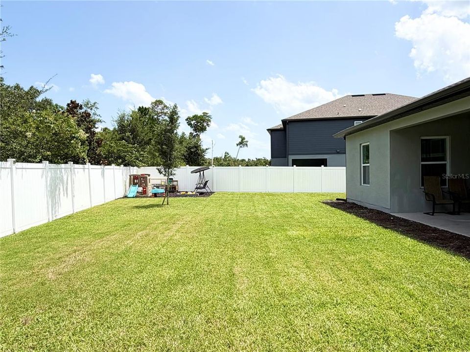 For Sale: $479,000 (4 beds, 3 baths, 2213 Square Feet)
